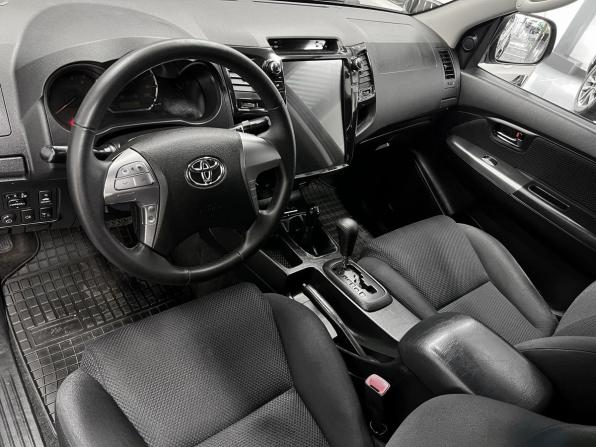 Toyota Hilux VII Рестайлинг с пробегом 2015 года, цена 2 395 000 рублей, 321277 км, offers.body_type.unknown, Автокод Объявления