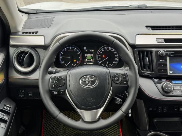 Toyota RAV4 IV (XA40) Рестайлинг с пробегом 2016 года, цена 2 399 000 рублей, 118900 км, внедорожник, Автокод Объявления