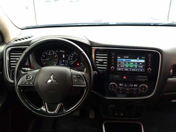 Mitsubishi Outlander III Рестайлинг 2 с пробегом 2017 года, цена 1 800 000 рублей, 168708 км, внедорожник, Автокод Объявления