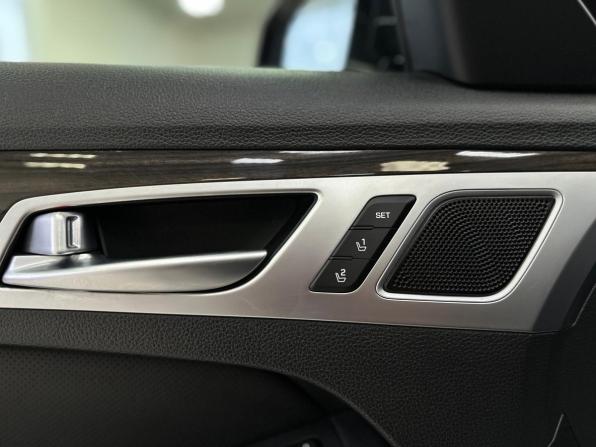 Hyundai Genesis II с пробегом 2016 года, цена 1 655 000 рублей, 194263 км, седан, Автокод Объявления