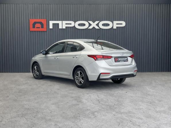 Hyundai Solaris II с пробегом 2018 года, цена 1 357 000 рублей, 86226 км, седан, Автокод Объявления