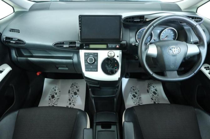 Toyota Wish II Рестайлинг с пробегом 2014 года, цена 1 689 000 рублей, 150000 км, минивэн, Автокод Объявления