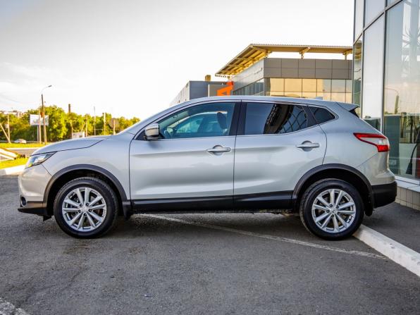 Nissan Qashqai II с пробегом 2017 года, цена 1 698 000 рублей, 111242 км, внедорожник, Автокод Объявления