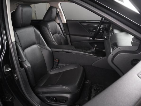 Lexus ES VII с пробегом 2020 года, цена 3 695 000 рублей, 131486 км, седан, Автокод Объявления