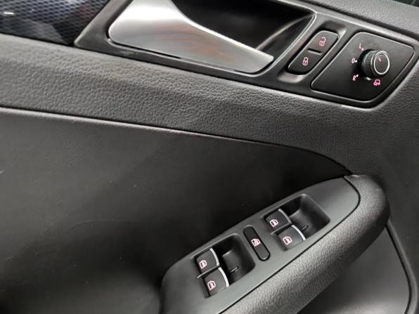 Volkswagen Jetta VI Рестайлинг с пробегом 2016 года, цена 1 130 000 рублей, 236090 км, седан, Автокод Объявления