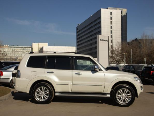 Mitsubishi Pajero IV Рестайлинг 2 с пробегом 2019 года, цена 3 688 000 рублей, 37122 км, внедорожник, Автокод Объявления