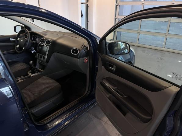 Ford Focus II Рестайлинг с пробегом 2011 года, цена 595 000 рублей, 134343 км, седан, Автокод Объявления