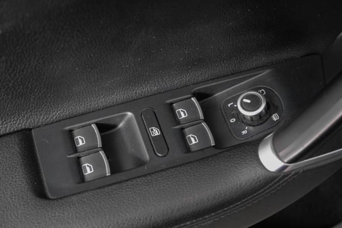Volkswagen Passat B7 с пробегом 2013 года, цена 899 000 рублей, 326518 км, седан, Автокод Объявления