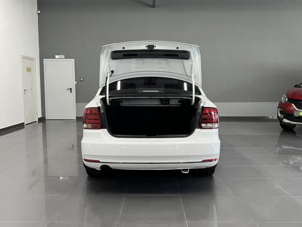 Volkswagen Polo V Рестайлинг с пробегом 2018 года, цена 1 045 000 рублей, 149349 км, седан, Автокод Объявления