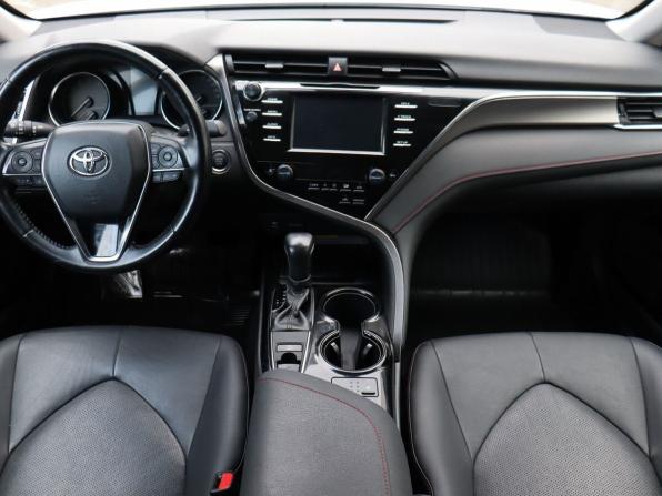 Toyota Camry VIII (XV70) Рестайлинг с пробегом 2020 года, цена 3 045 000 рублей, 42313 км, седан, Автокод Объявления