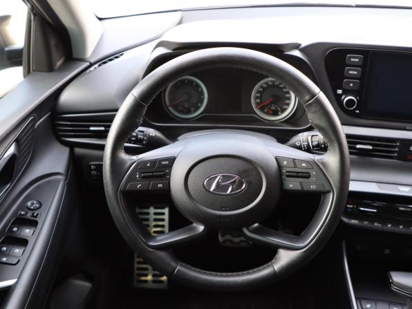Hyundai Bayon I с пробегом 2022 года, цена 1 850 000 рублей, 24000 км, внедорожник, Автокод Объявления