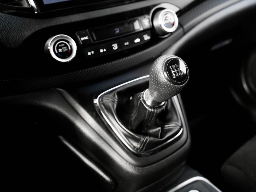Honda CR-V IV Рестайлинг Челябинск  - изображение 19