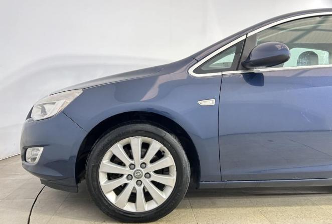 Opel Astra J с пробегом 2011 года, цена 590 000 рублей, 198947 км, хэтчбек, Автокод Объявления