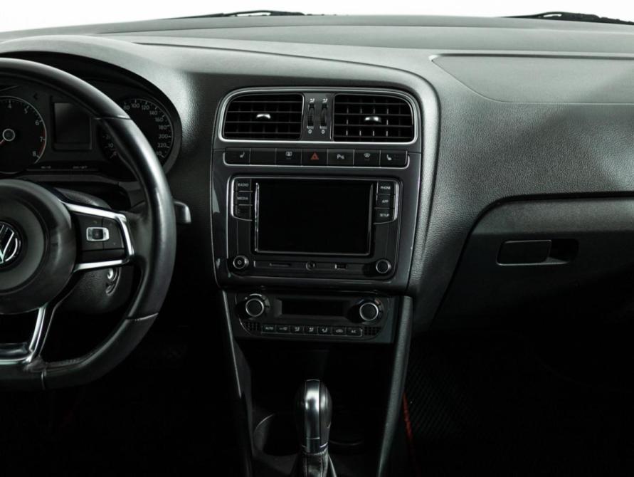 Volkswagen Polo V Рестайлинг Санкт-Петербург  - изображение 15