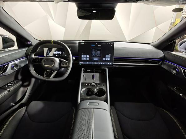 Lynk &amp; Co 07 I Рестайлинг с пробегом 2026 года, цена 5 750 000 рублей, 17 км, универсал, Автокод Объявления