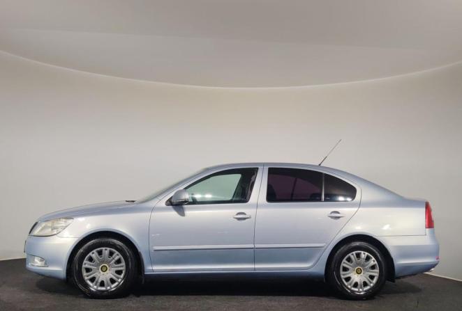 Skoda Octavia II (A5) Рестайлинг с пробегом 2009 года, цена 575 000 рублей, 214270 км, лифтбек, Автокод Объявления
