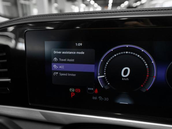 Volkswagen Passat (North America and China) Pro I с пробегом 2026 года, цена 4 100 000 рублей, 50 км, седан, Автокод Объявления