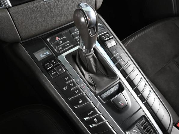 Porsche Macan I с пробегом 2018 года, цена 3 929 000 рублей, 121086 км, внедорожник, Автокод Объявления