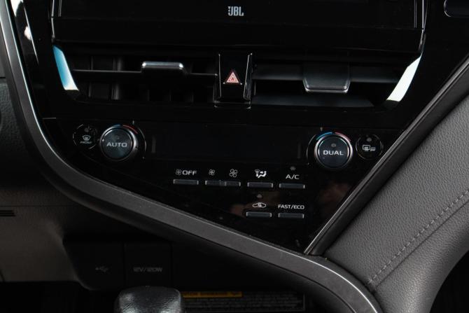 Toyota Camry VIII (XV70) Рестайлинг с пробегом 2021 года, цена 3 149 000 рублей, 44549 км, седан, Автокод Объявления