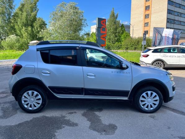 Renault Sandero II с пробегом 2016 года, цена 950 000 рублей, 125880 км, хэтчбек, Автокод Объявления