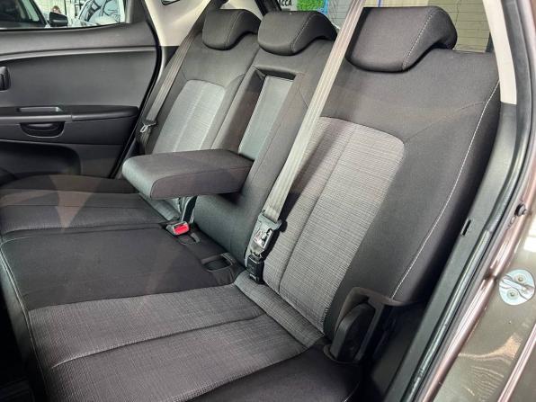 Kia Venga I с пробегом 2012 года, цена 720 000 рублей, 182621 км, компактвэн, Автокод Объявления