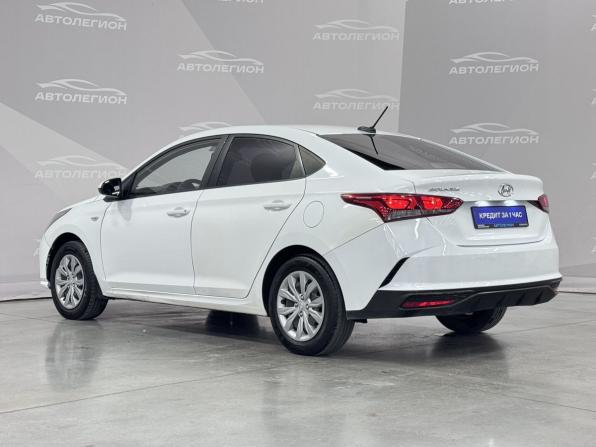 Hyundai Solaris II с пробегом 2020 года, цена 830 000 рублей, 309834 км, седан, Автокод Объявления