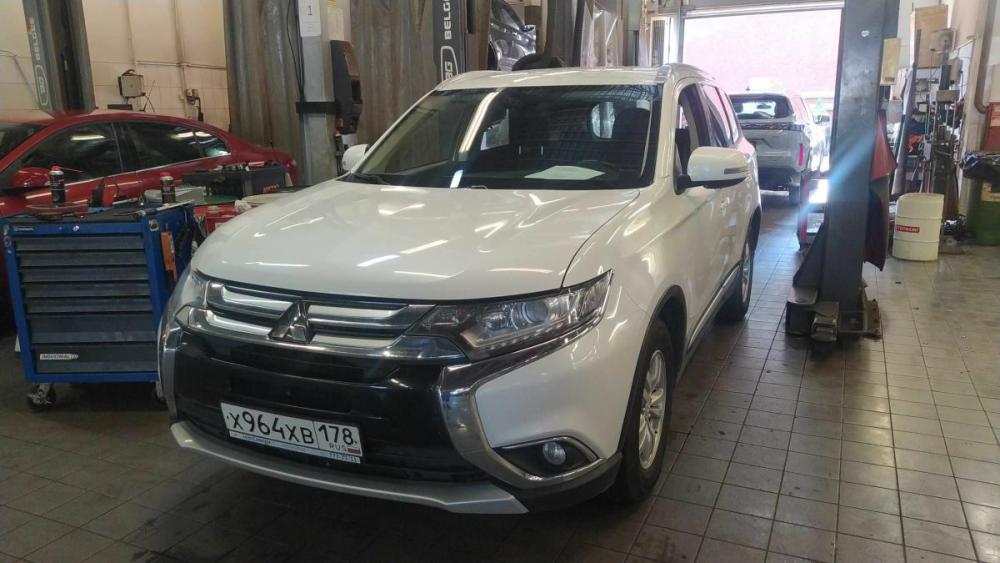 Mitsubishi Outlander III Рестайлинг 2 Санкт-Петербург  - изображение 1