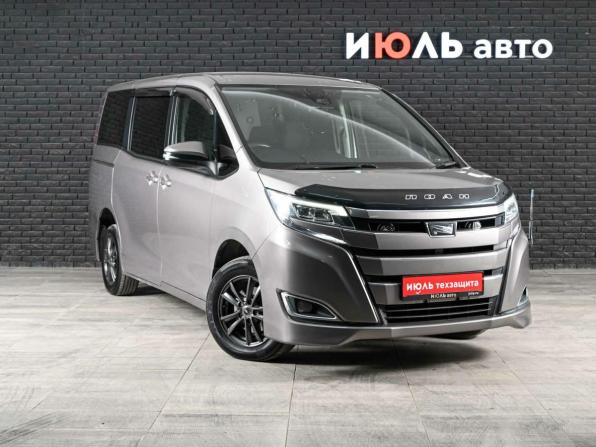 Toyota Noah III (R80) Рестайлинг с пробегом 2018 года, цена 2 468 000 рублей, 128085 км, минивэн, Автокод Объявления