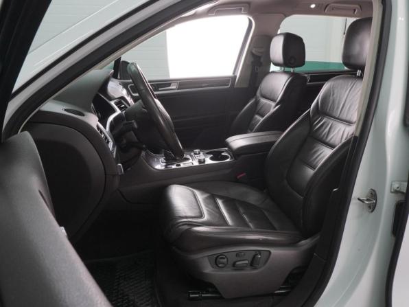 Volkswagen Touareg II Рестайлинг с пробегом 2015 года, цена 2 599 000 рублей, 200136 км, внедорожник, Автокод Объявления