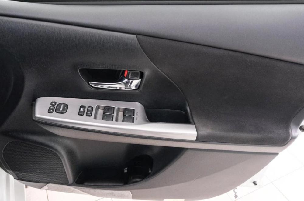 Toyota Prius Alpha I (ZVW40/41) Рестайлинг Красноярск  - изображение 20