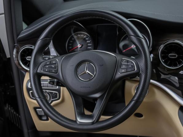 Mercedes-Benz V-Класс III (W447) Рестайлинг с пробегом 2020 года, цена 7 198 000 рублей, 32000 км, минивэн, Автокод Объявления