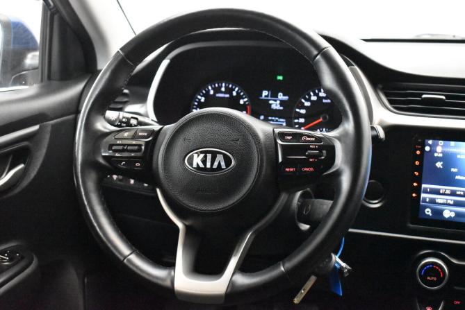 Kia Rio IV Рестайлинг с пробегом 2021 года, цена 1 550 000 рублей, 131074 км, седан, Автокод Объявления