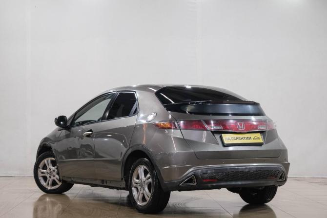 Honda Civic VIII с пробегом 2007 года, цена 679 000 рублей, 257000 км, хэтчбек, Автокод Объявления