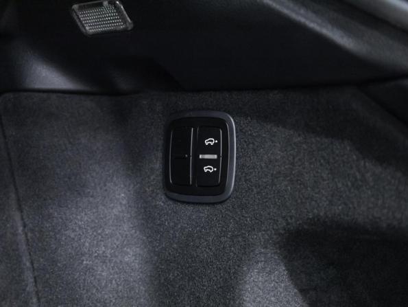 Porsche Macan I с пробегом 2017 года, цена 3 399 700 рублей, 141282 км, внедорожник, Автокод Объявления