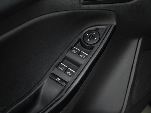Ford Focus III Рестайлинг с пробегом 2016 года, цена 1 339 111 рублей, 92577 км, седан, Автокод Объявления
