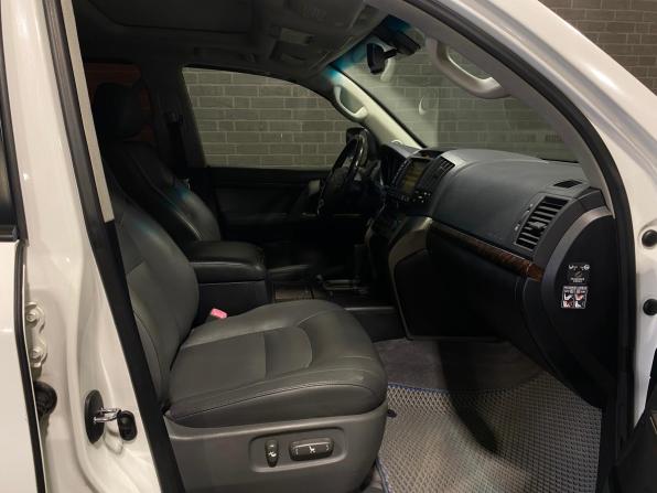 Toyota Land Cruiser 200 Series с пробегом 2010 года, цена 3 100 000 рублей, 228211 км, внедорожник, Автокод Объявления