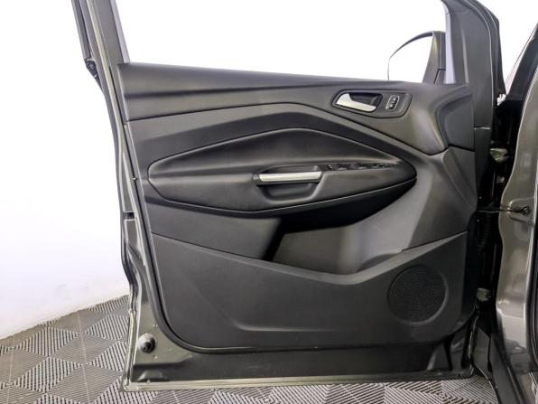 Ford Kuga II Рестайлинг с пробегом 2018 года, цена 1 670 000 рублей, 142000 км, внедорожник, Автокод Объявления