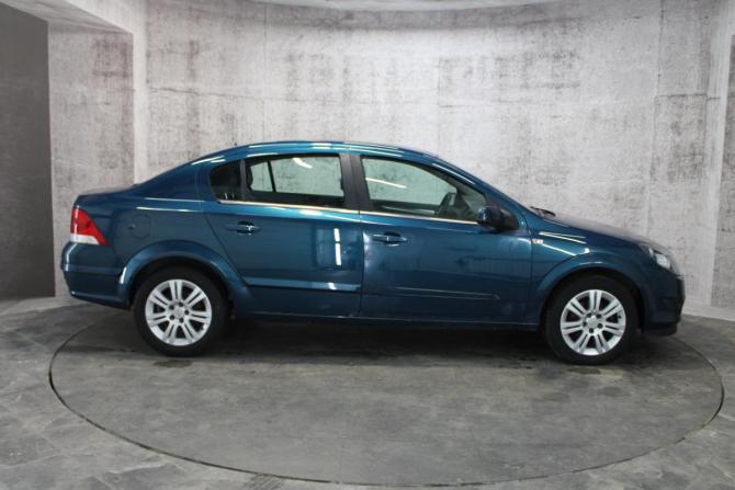 Opel Astra H Рестайлинг с пробегом 2007 года, цена 335 000 рублей, 226917 км, седан, Автокод Объявления