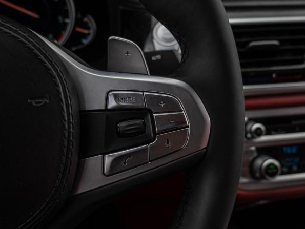 BMW 7 серии VI (G11/G12) с пробегом 2017 года, цена 3 650 000 рублей, 276672 км, седан, Автокод Объявления