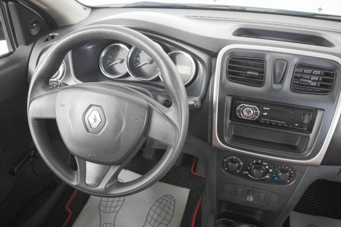 Renault Logan II с пробегом 2017 года, цена 599 000 рублей, 130000 км, седан, Автокод Объявления