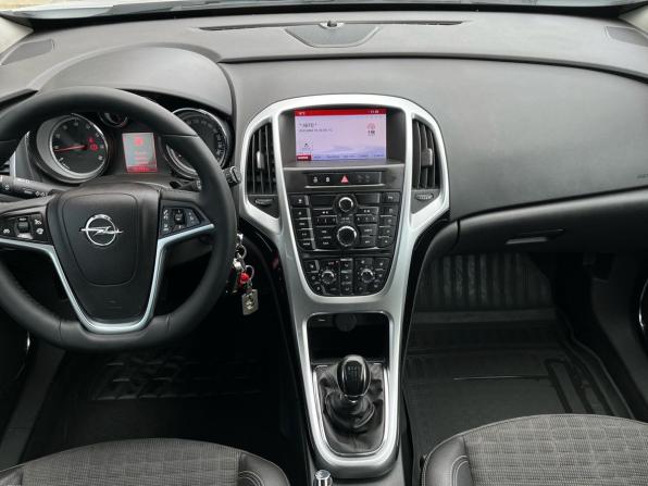 Opel Astra J Рестайлинг с пробегом 2014 года, цена 830 000 рублей, 155693 км, хэтчбек, Автокод Объявления