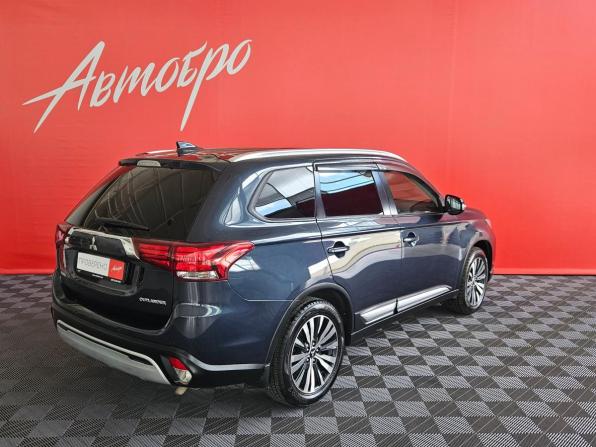 Mitsubishi Outlander III Рестайлинг 3 с пробегом 2018 года, цена 1 950 000 рублей, 68692 км, внедорожник, Автокод Объявления
