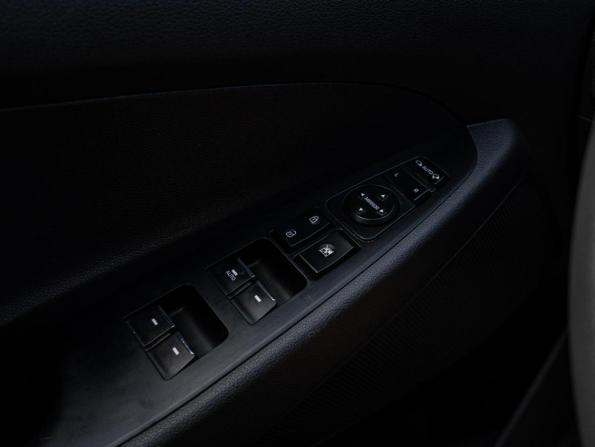 Hyundai Tucson III с пробегом 2016 года, цена 1 800 000 рублей, 131510 км, внедорожник, Автокод Объявления