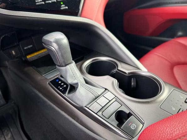 Toyota Camry VIII (XV70) Рестайлинг с пробегом 2020 года, цена 2 720 000 рублей, 71007 км, седан, Автокод Объявления