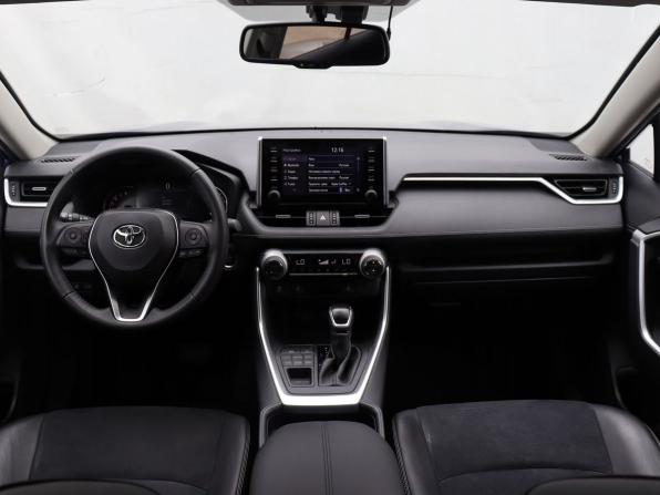 Toyota RAV4 V (XA50) с пробегом 2021 года, цена 3 399 000 рублей, 102028 км, внедорожник, Автокод Объявления