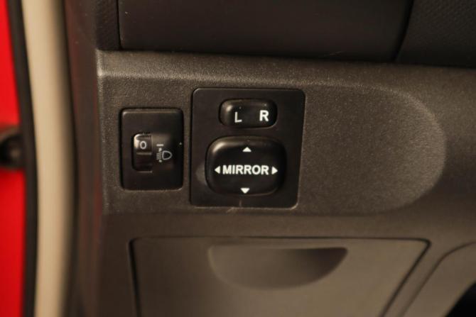 Toyota Yaris II с пробегом 2007 года, цена 649 000 рублей, 133330 км, хэтчбек, Автокод Объявления