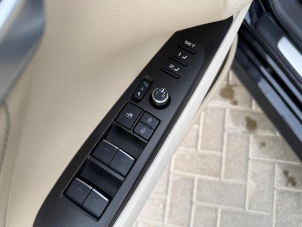 Toyota Camry VIII (XV70) Рестайлинг с пробегом 2022 года, цена 3 450 000 рублей, 71822 км, седан, Автокод Объявления
