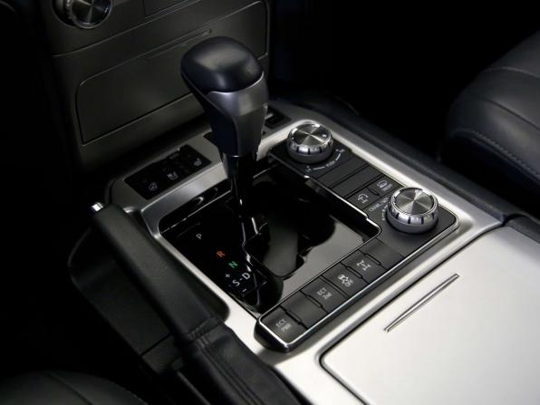 Toyota Land Cruiser 200 Series Рестайлинг 2 с пробегом 2020 года, цена 7 790 000 рублей, 111626 км, внедорожник, Автокод Объявления