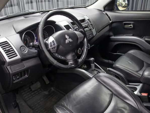 Mitsubishi Outlander II Рестайлинг с пробегом 2010 года, цена 898 000 рублей, 222868 км, внедорожник, Автокод Объявления
