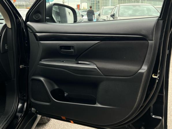 Mitsubishi Outlander III Рестайлинг 3 с пробегом 2019 года, цена 1 637 000 рублей, 308009 км, внедорожник, Автокод Объявления